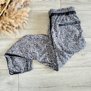 Lulu Lemon ready to Rulu joggers size 6